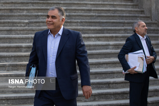 وزیر نفت: قاطی شدن آب با بنزین ممکن نیست