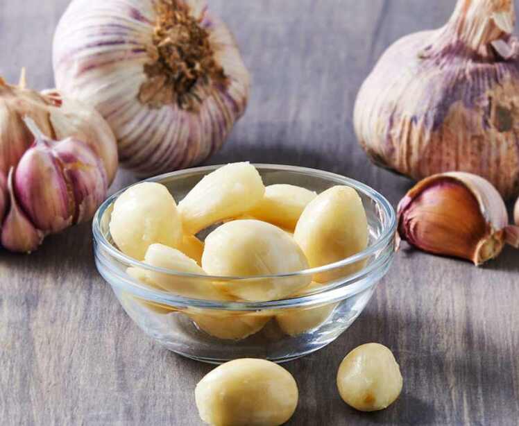 ۱۱ فایده اثبات‌شده سیر برای سلامتی