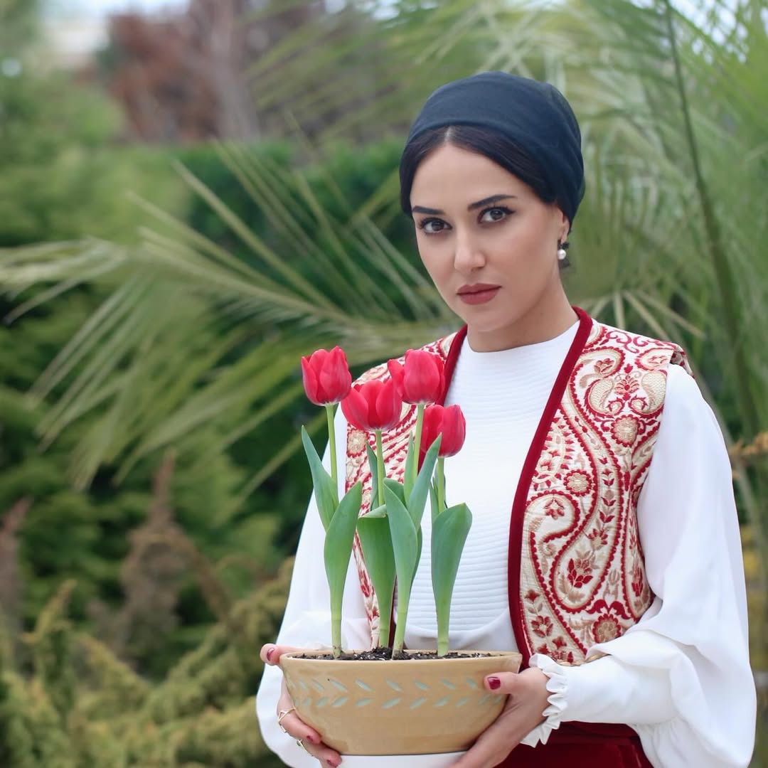 پریناز ایزدیار، از کودکی در بابل تا ستاره‌ای در سینما و تلویزیون ایران