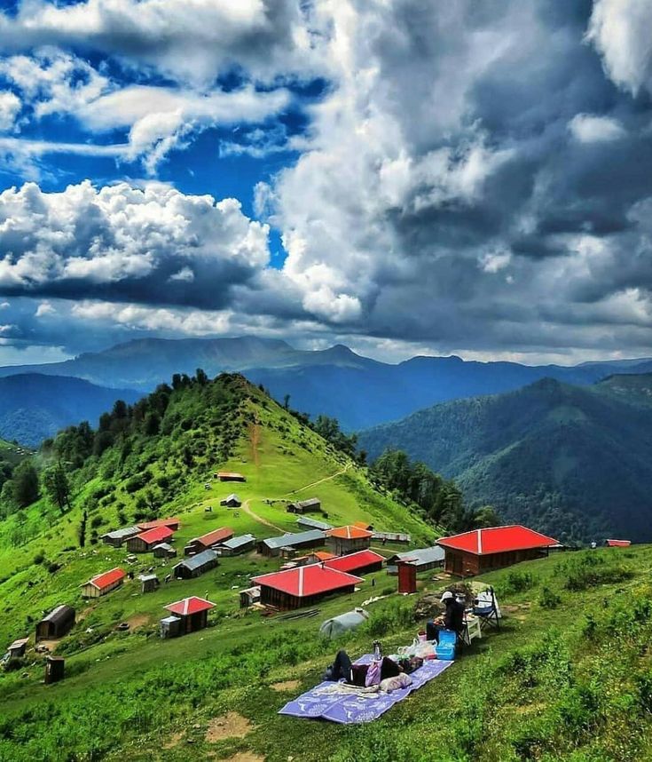 سفر یک‌روزه به فیلبند؛ بهشت بالای ابرها