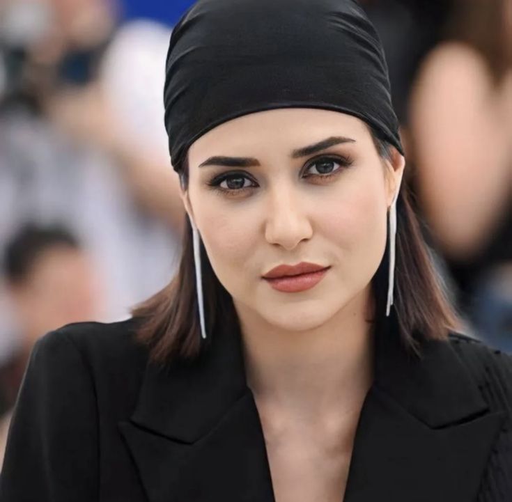 پریناز ایزدیار، از کودکی در بابل تا ستاره‌ای در سینما و تلویزیون ایران 1