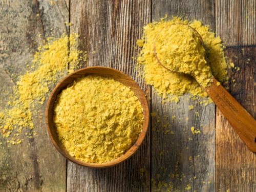 مخمر تغذیه‌ای (Nutritional Yeast)