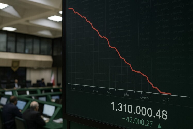 سقوط شدید شاخص بورس تهران در پی تصمیمات مالیاتی جدید